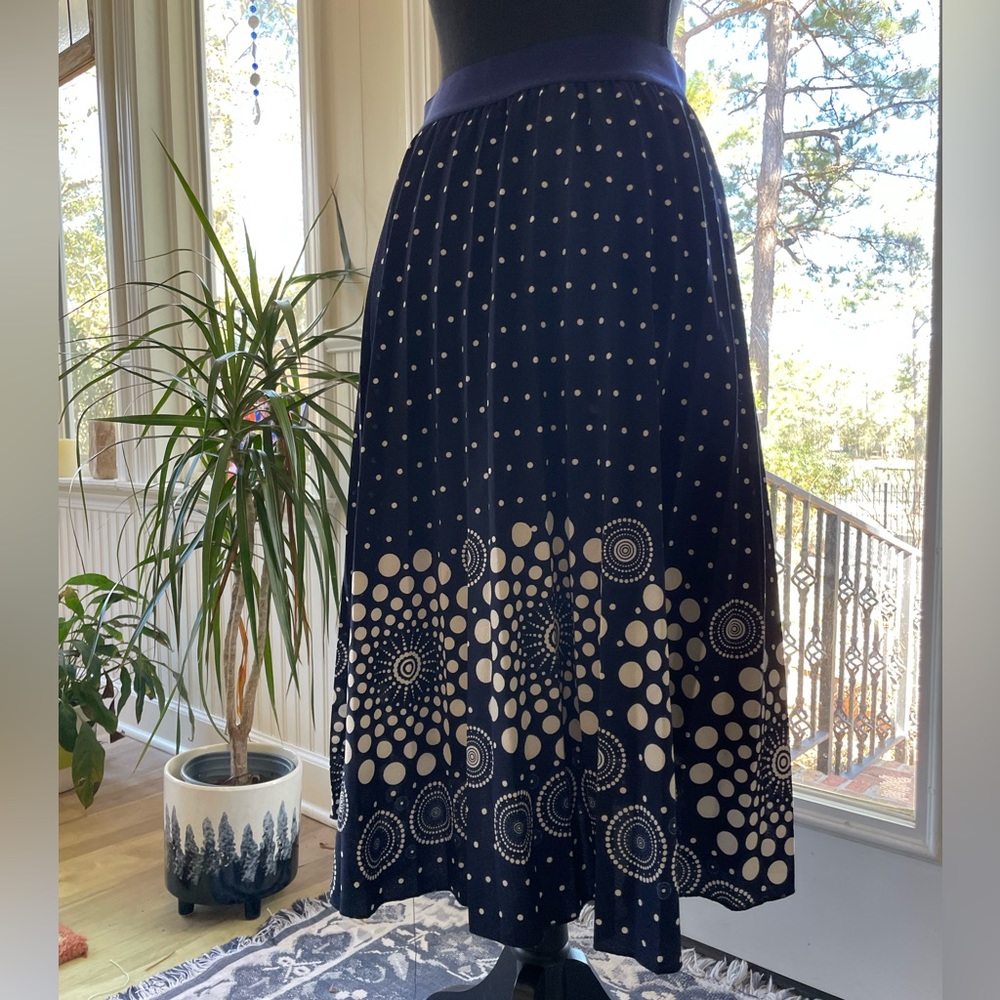 Andi + James full navy skirt with white designs size S